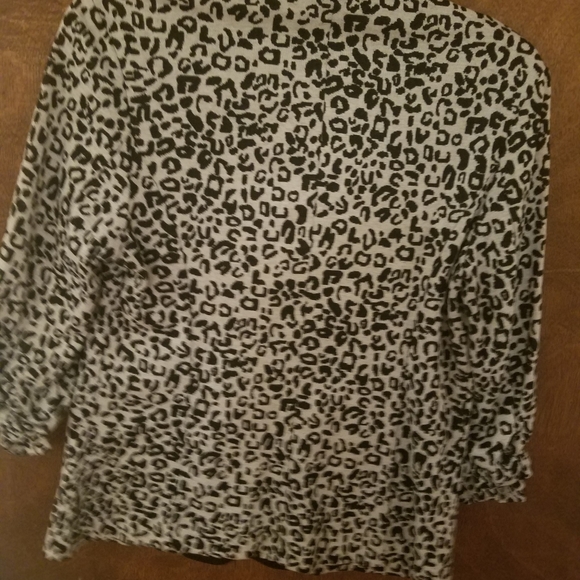 White and black leopard blazer - Picture 3 of 4